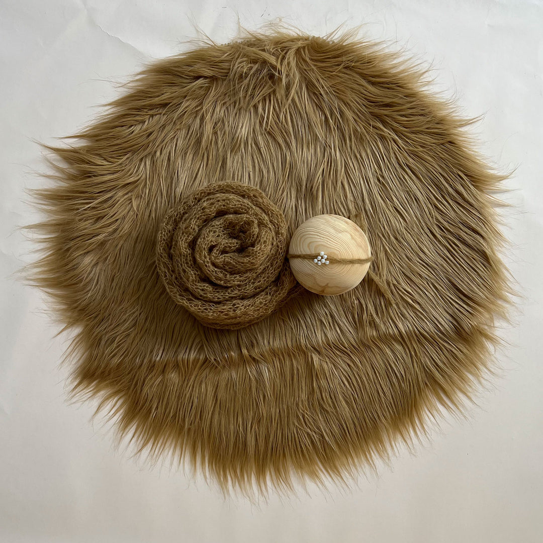 Outlet Slight Flaw Fur with Matched Wrap and Headwear Set