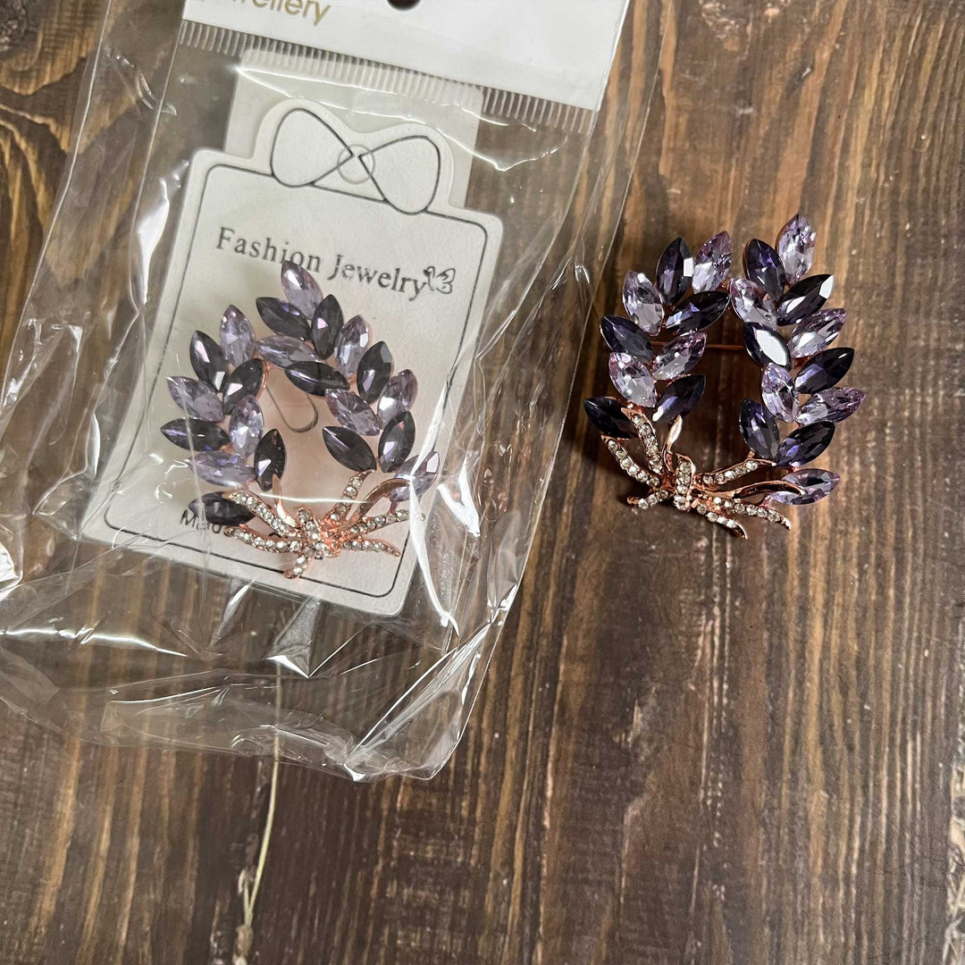 Four-Style Brooch Set